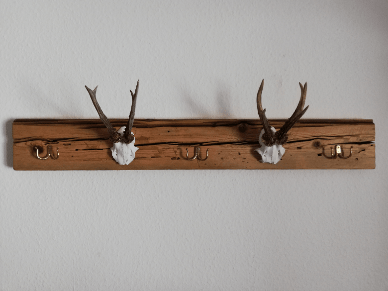 Garderobe aus Reh-Geweih
